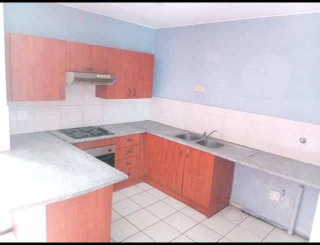 2 BEDROOM COMPLEX FOR SALE IN COMET